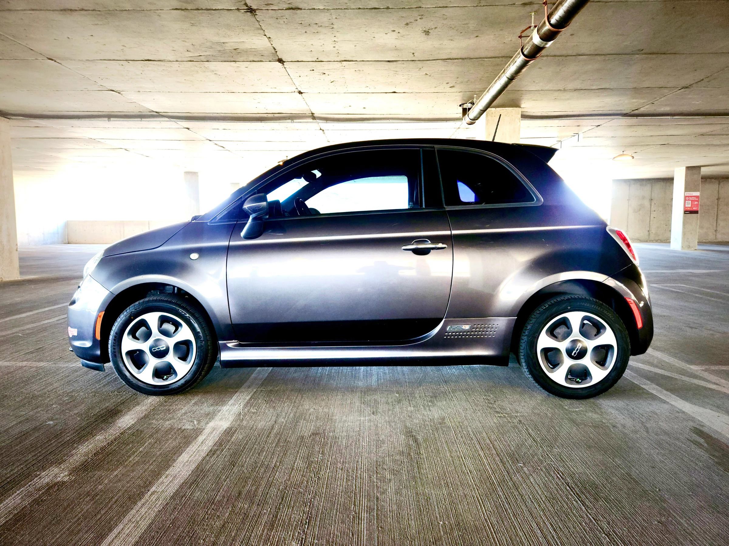 Used 2018 FIAT 500 e image 1