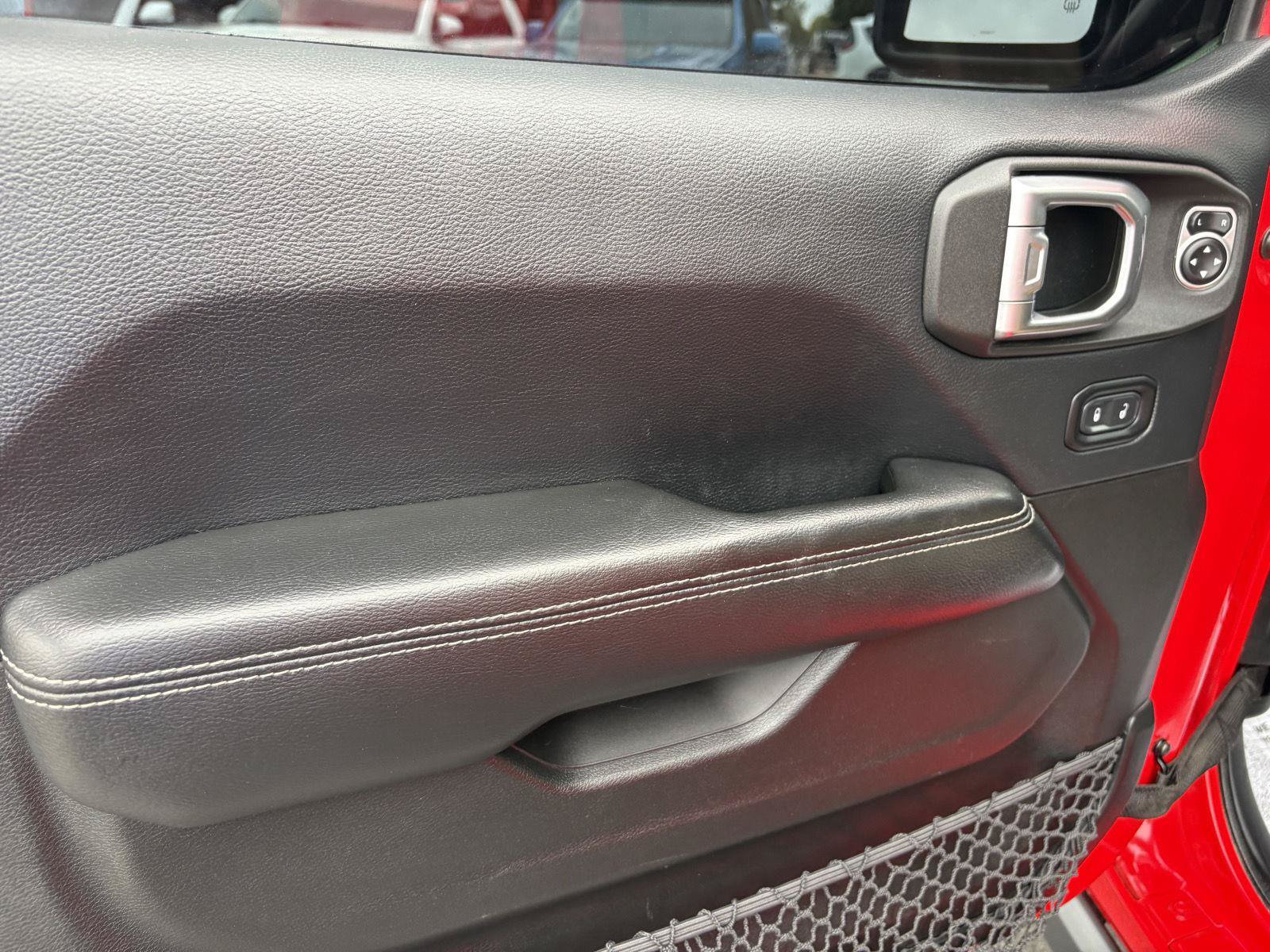 Used 2018 Jeep Wrangler Unlimited Rubicon AWD/4WD image 14