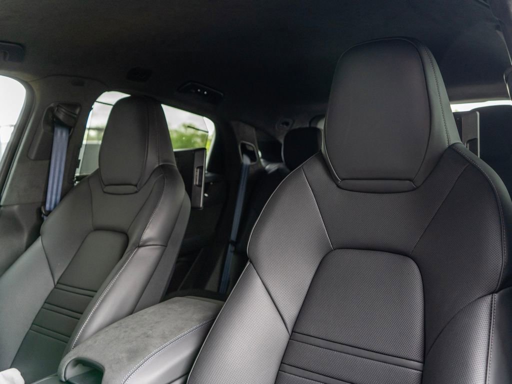 New 2026 Porsche Cayenne Turbo GT AWD/4WD image 4