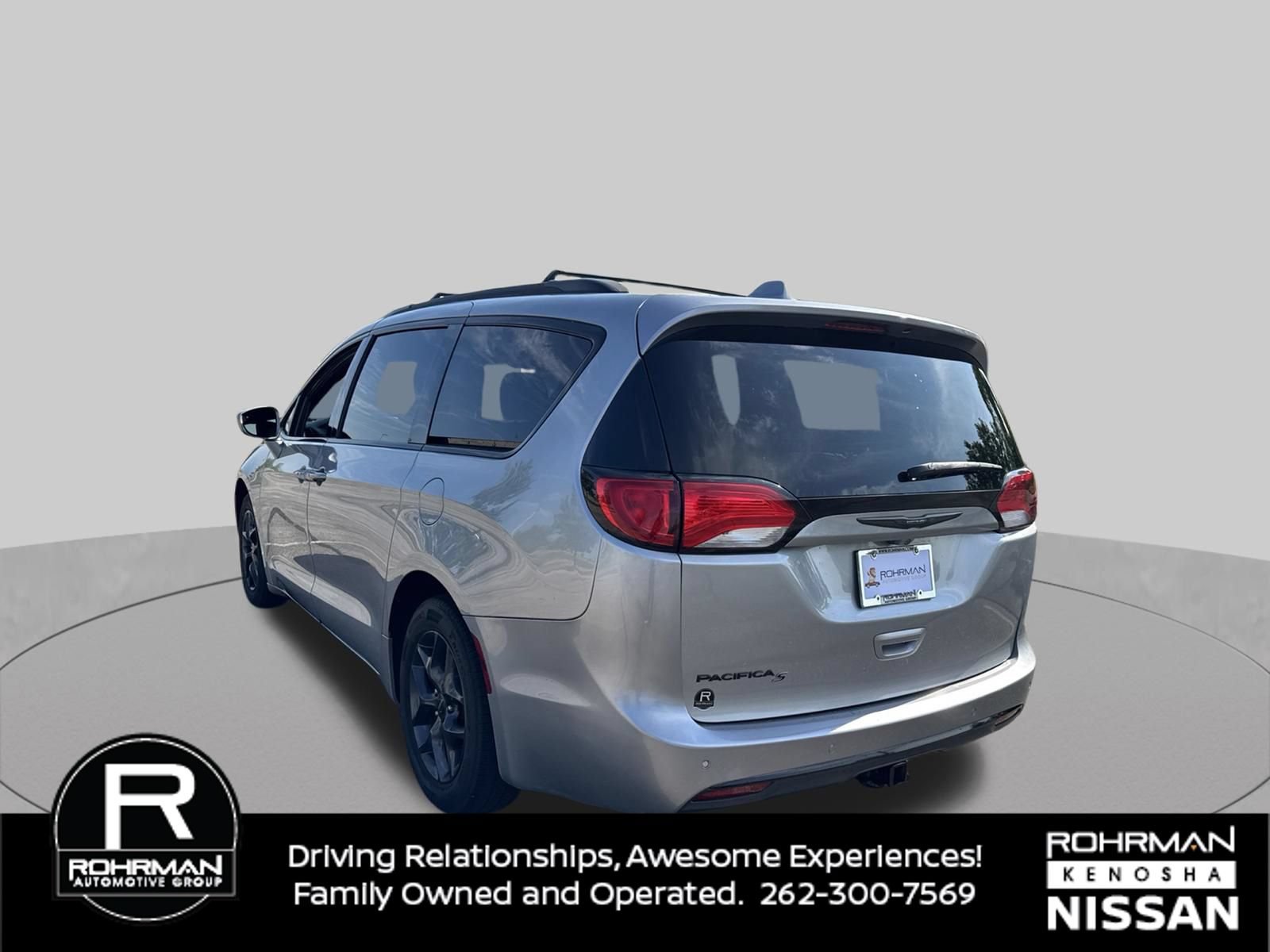 Used 2018 Chrysler Pacifica Touring-L Plus FWD image 9