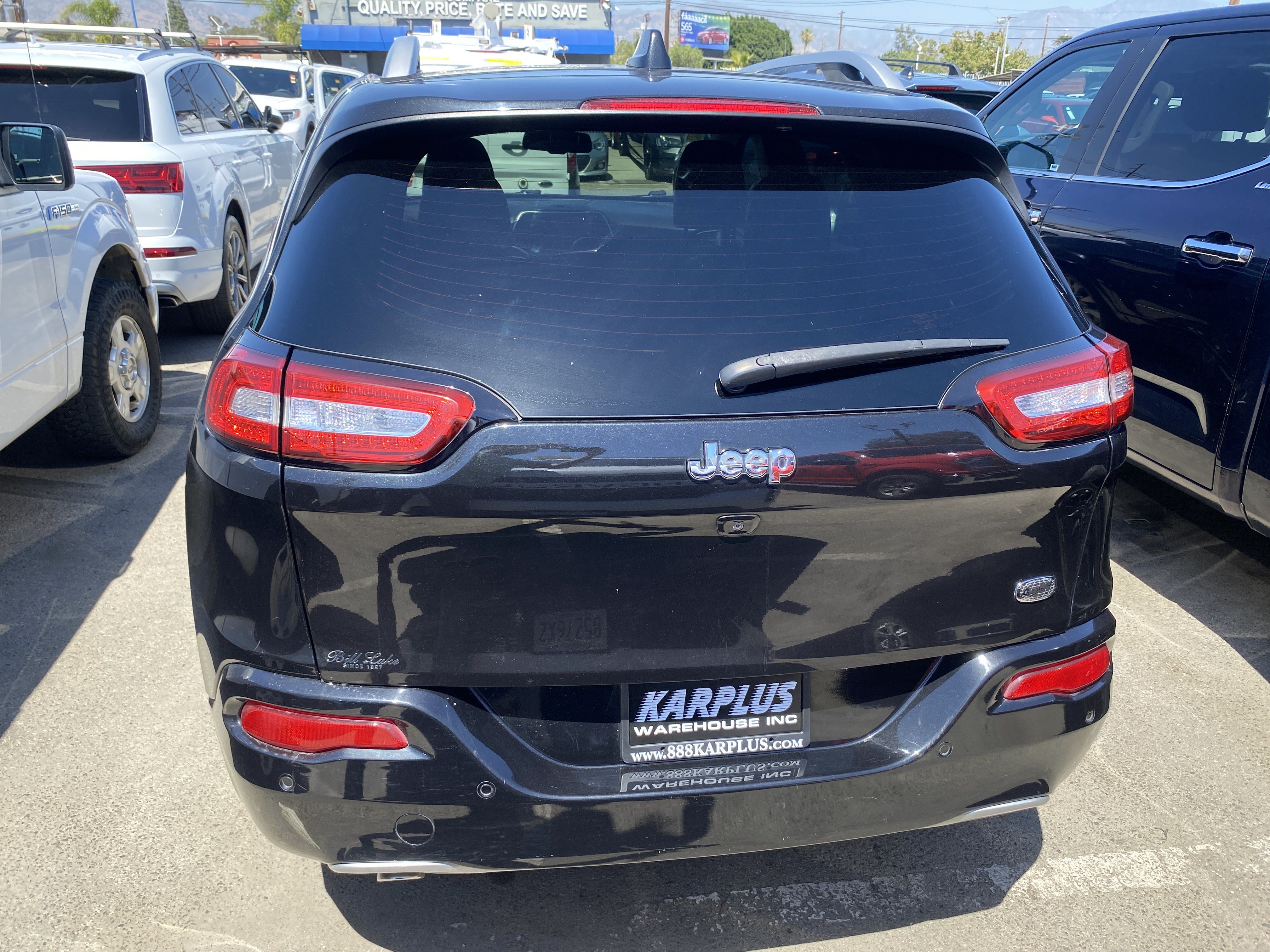 Used 2016 Jeep Cherokee Overland FWD image 8