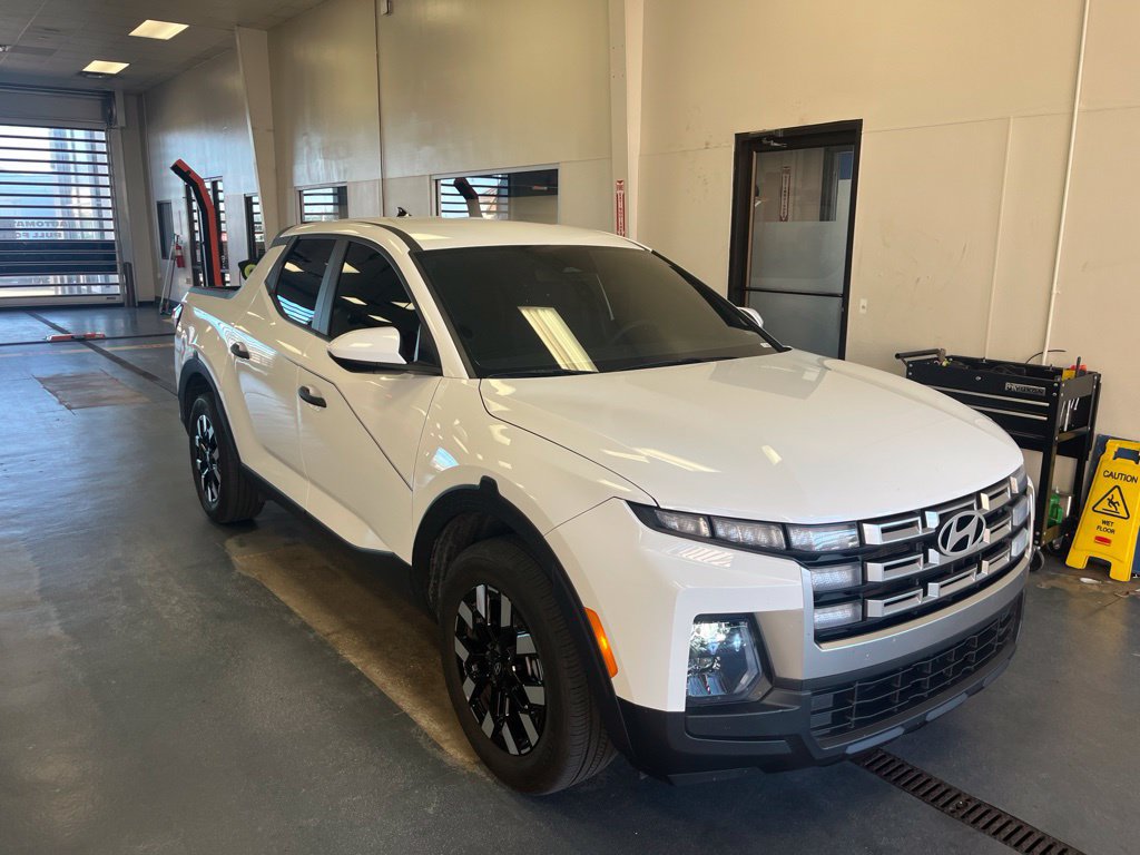 Used 2025 Hyundai Santa Cruz SE AWD/4WD image 1