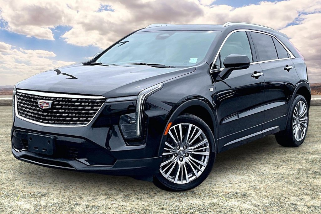 Used 2024 Cadillac XT4 Premium Luxury AWD/4WD image 3