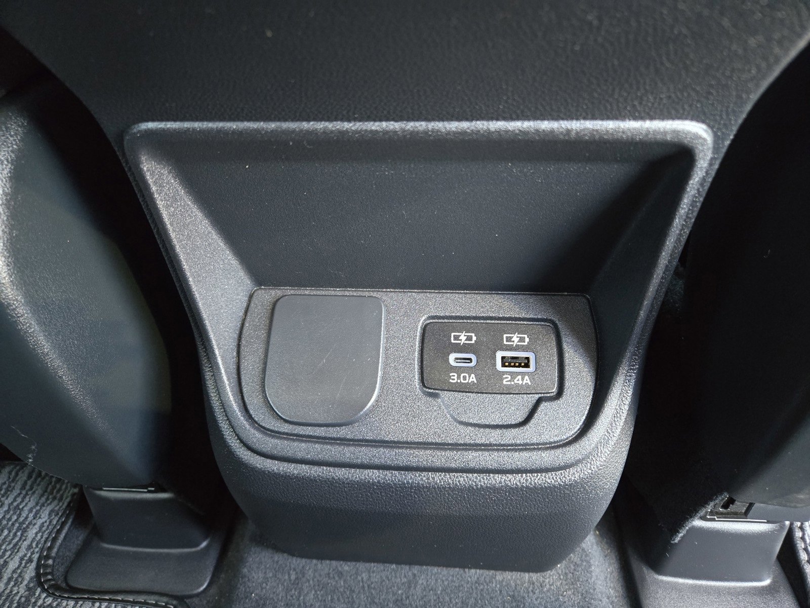 Used 2024 Subaru Ascent Premium w/ Convenience Package image 13