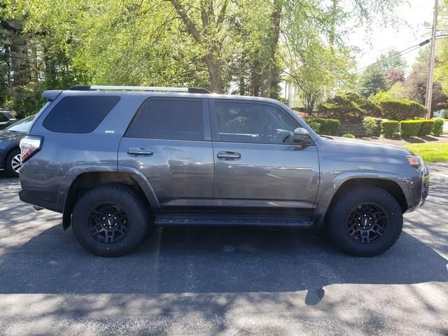 Used 2020 Toyota 4Runner SR5 AWD/4WD image 2