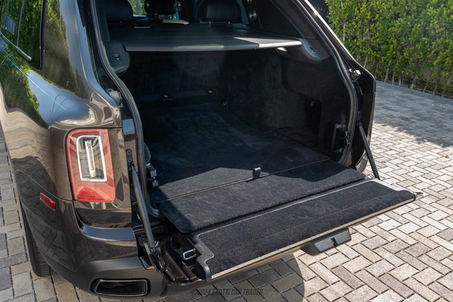 Used 2020 Rolls-Royce Cullinan Black Badge image 93