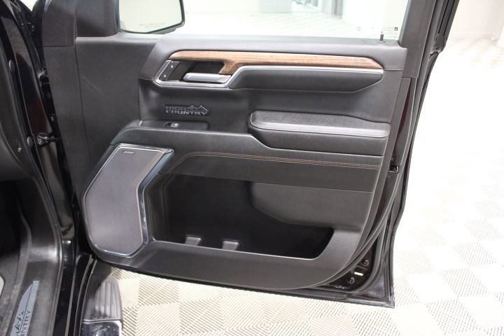 Used 2023 Chevrolet Silverado 1500 High Country w/ High Country Premium Package AWD/4WD image 25