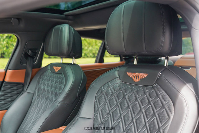 Used 2022 Bentley Flying Spur Plug-In Hybrid image 25