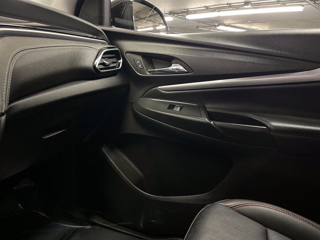 Used 2023 Chevrolet Bolt EUV LT w/ Convenience Package FWD image 28