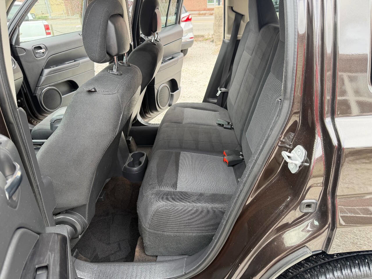 Used 2014 Jeep Patriot Latitude AWD/4WD image 14