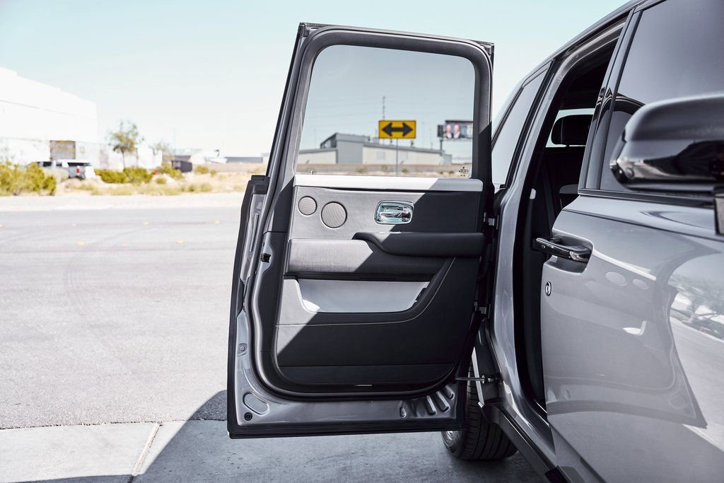 Used 2023 Rolls-Royce Cullinan image 27