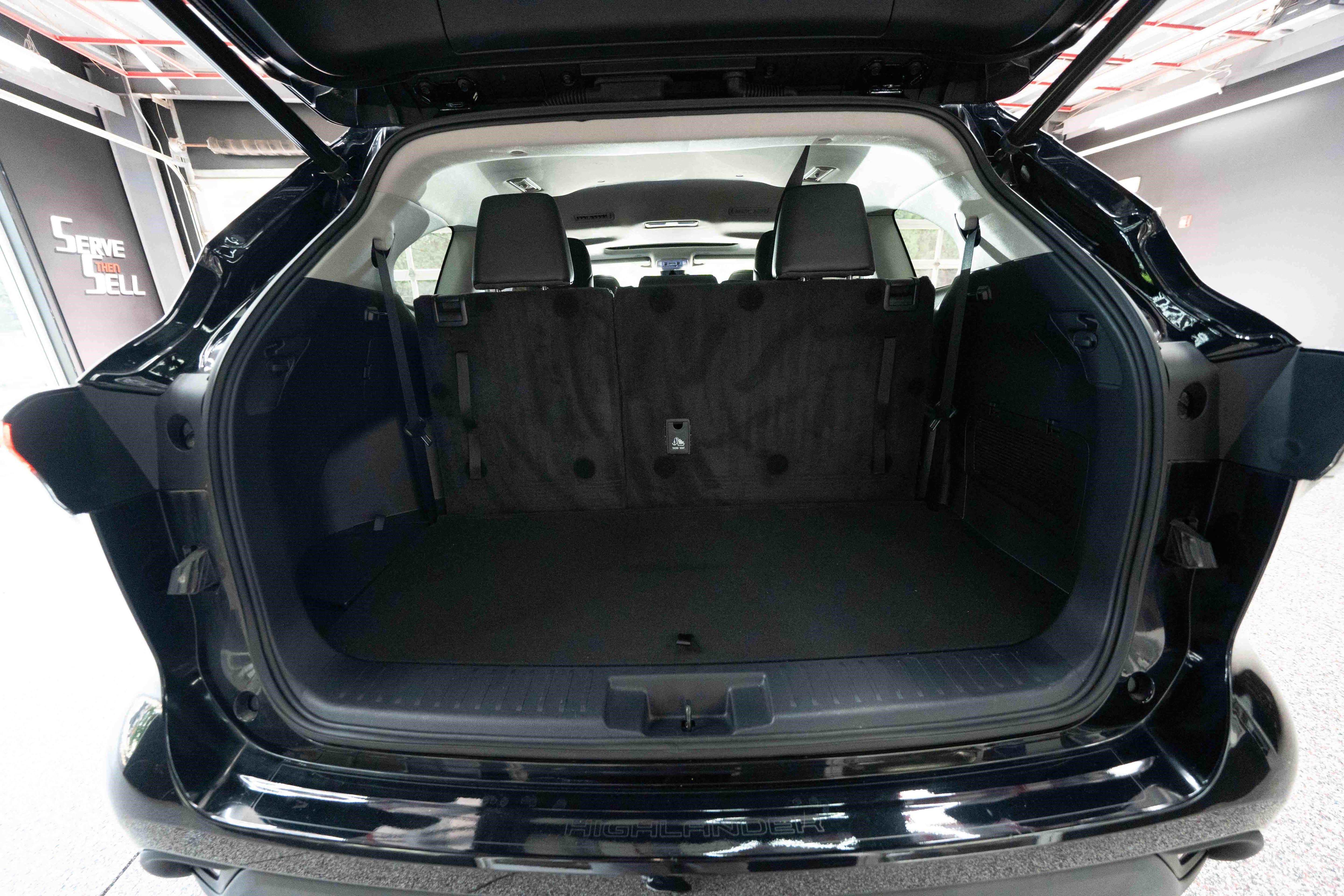 Used 2023 Toyota Highlander XLE AWD/4WD image 28