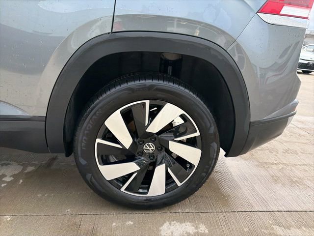 Used 2025 Volkswagen Atlas Cross Sport SE image 6