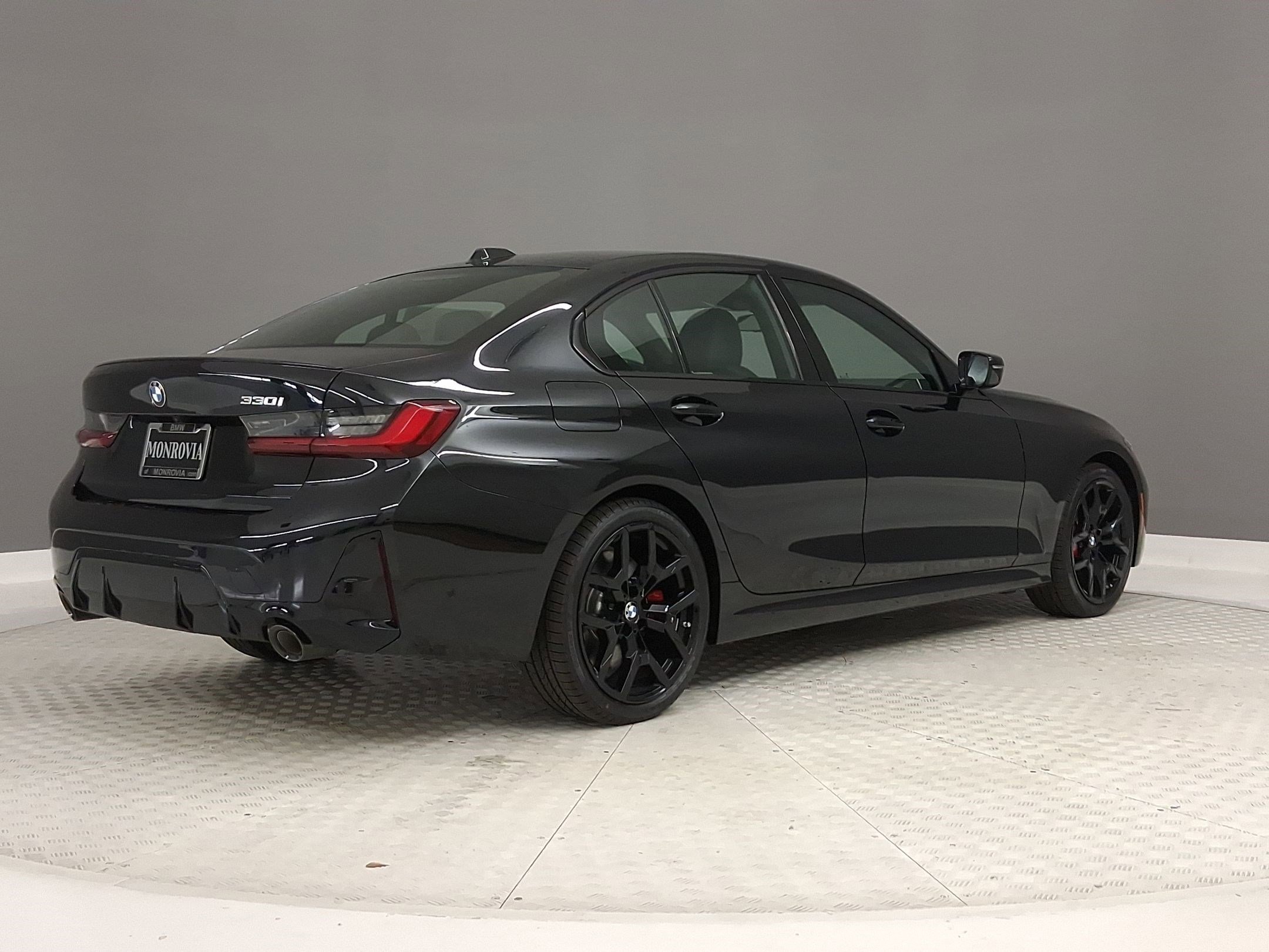 New 2026 BMW 330i Sedan w/ M Sport Package image 7