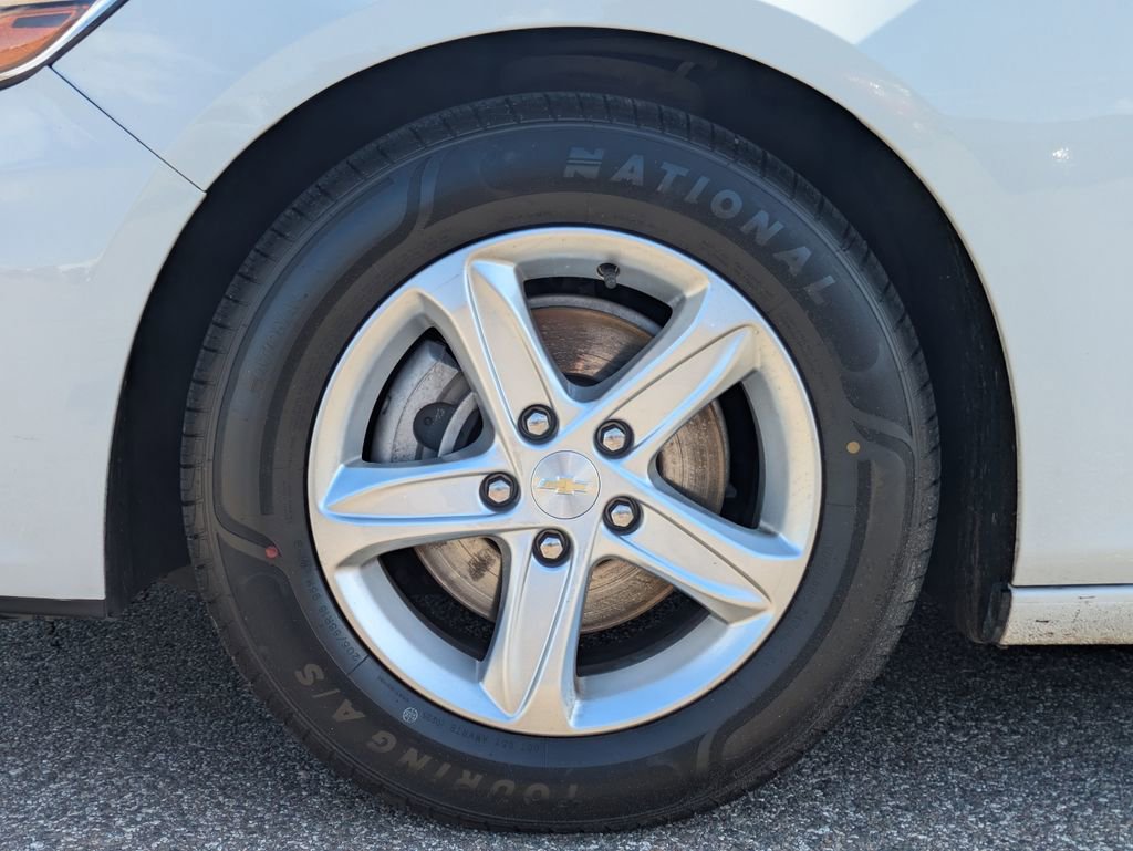 Used 2024 Chevrolet Malibu LT FWD image 11