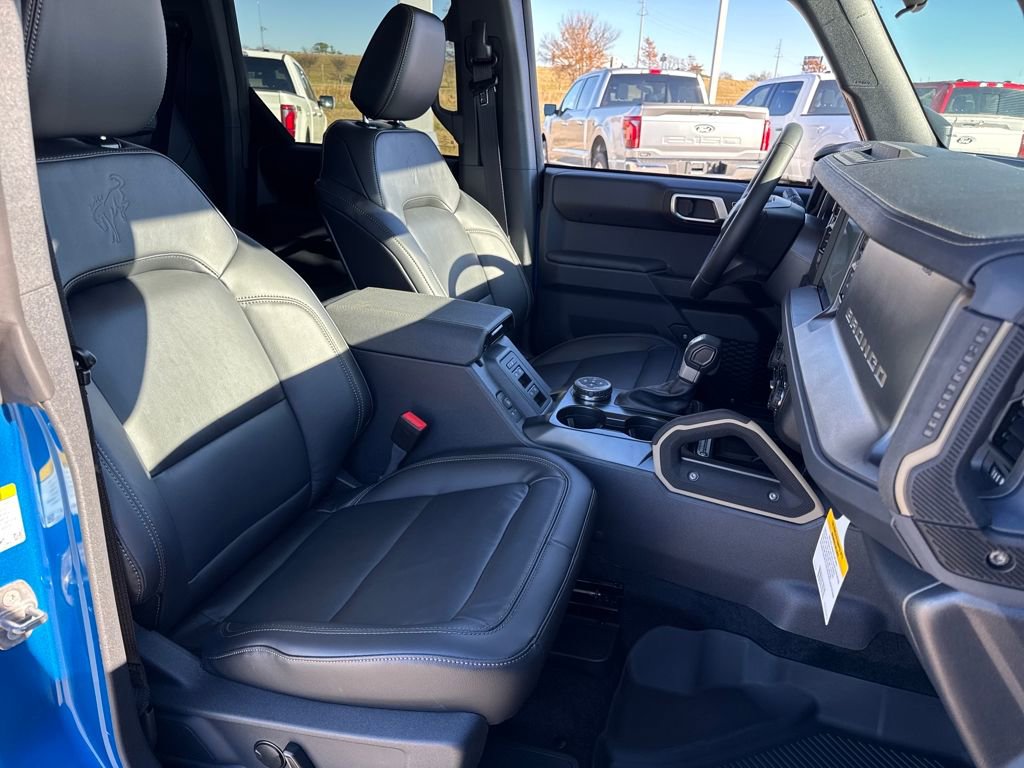 New 2025 Ford Bronco Badlands w/ Sasquatch Package AWD/4WD image 12