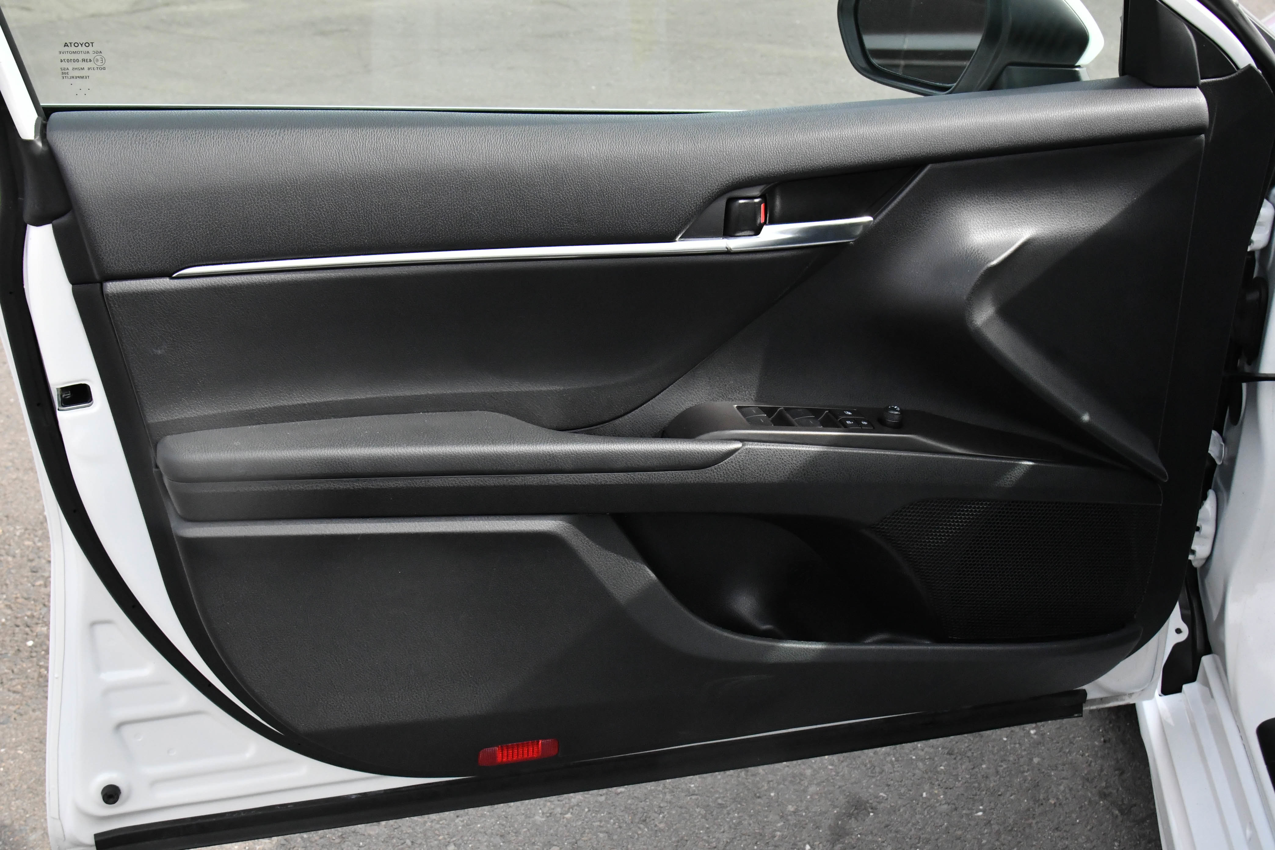 Used 2024 Toyota Camry SE image 14