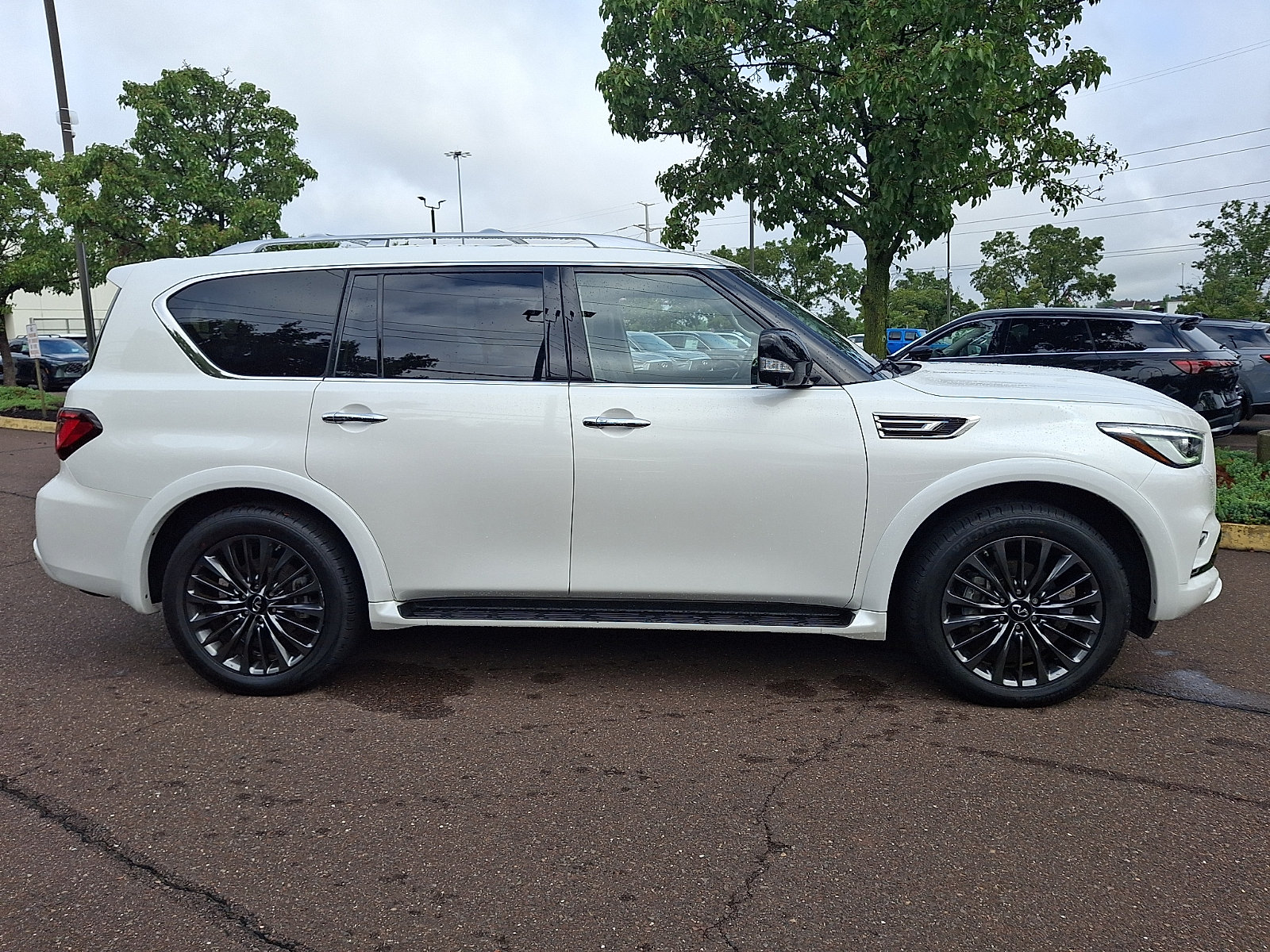Certified 2024 INFINITI QX80 Premium Select w/ Cargo Package AWD/4WD image 7