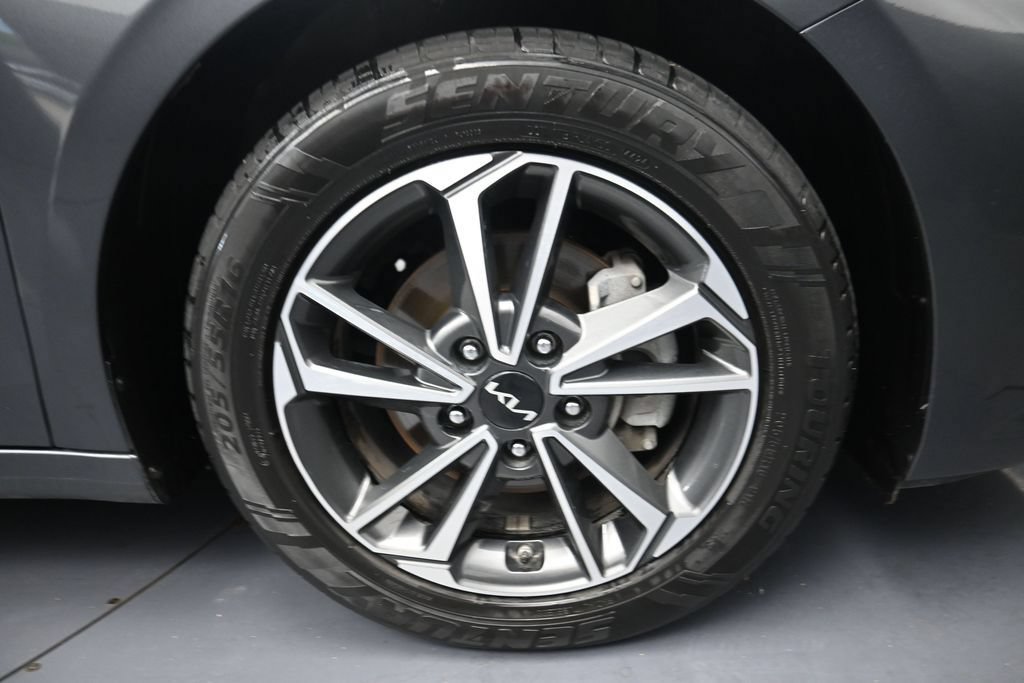 Used 2024 Kia Forte LXS FWD image 5