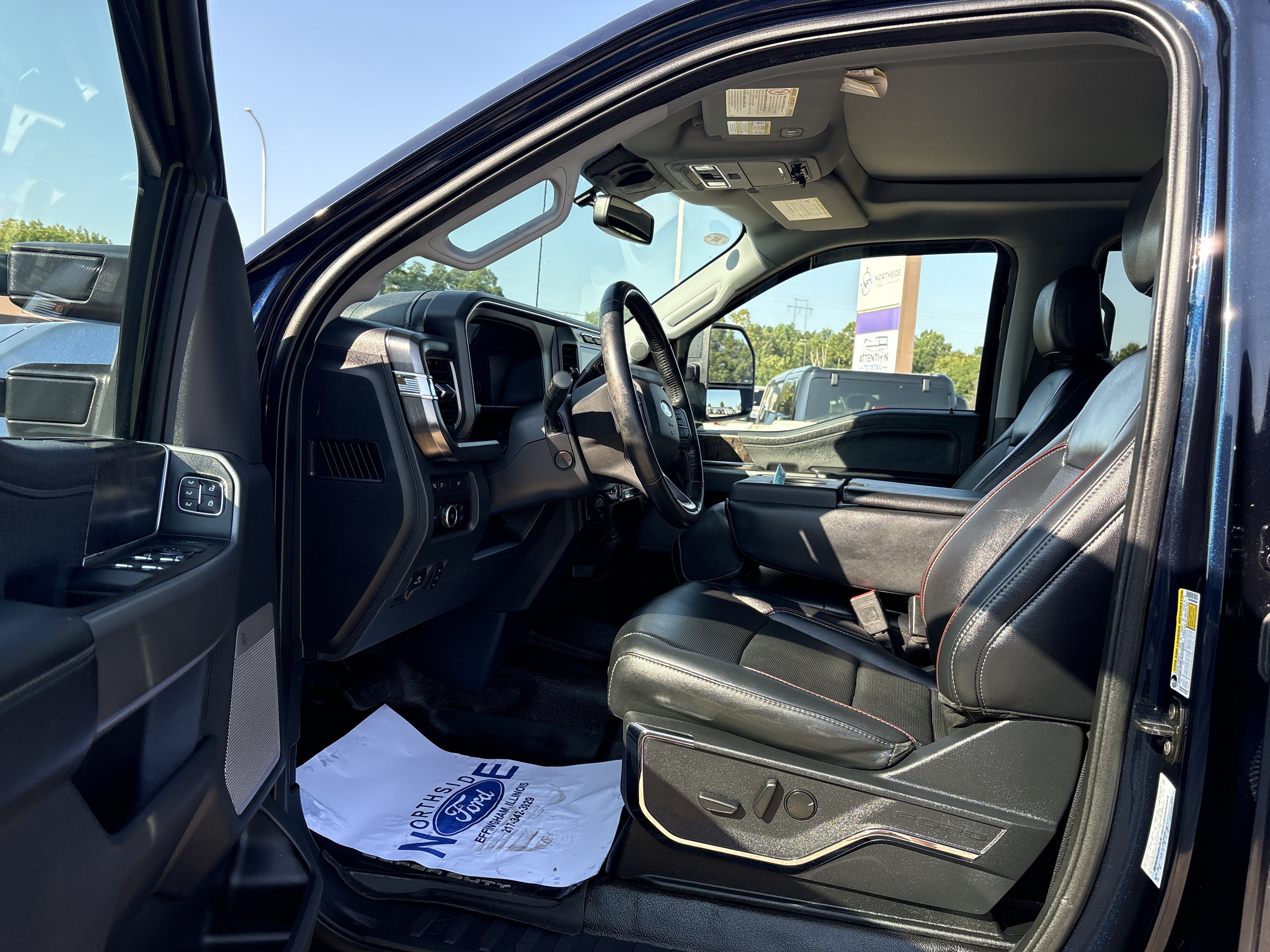 Used 2024 Ford F250 Lariat w/ Tremor Off-Road Package AWD/4WD image 11