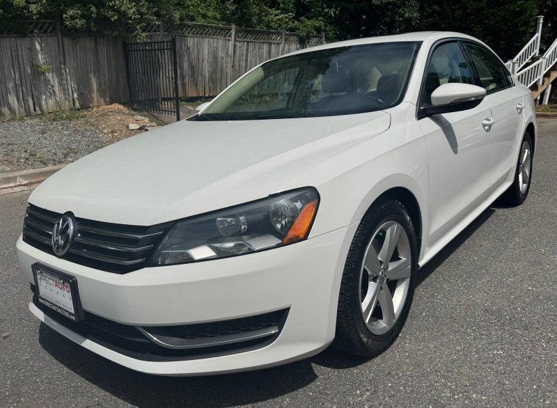 Used 2012 Volkswagen Passat 2.5 SE FWD image 3