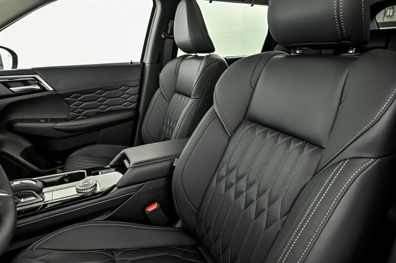 New 2026 Mitsubishi Outlander SEL AWD/4WD image 13