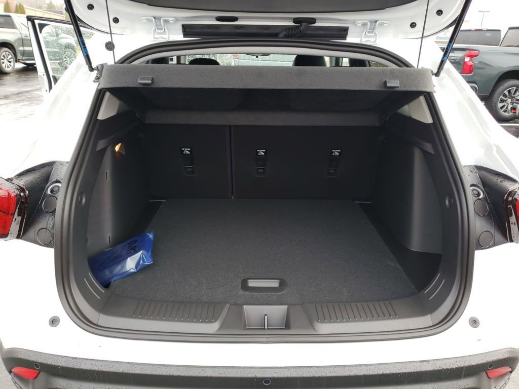 New 2026 Chevrolet Trax LT w/ Driver Confidence Package image 19