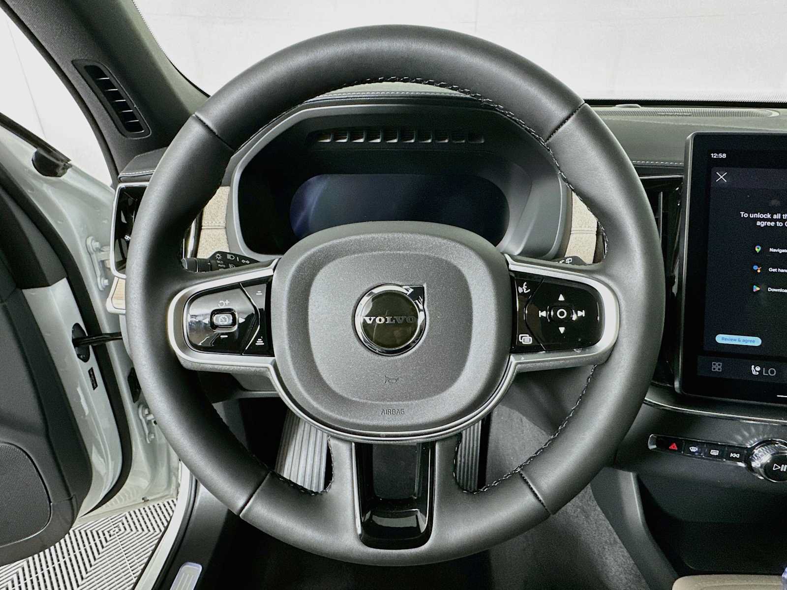 New 2026 Volvo XC90 B5 Plus w/ Protection Package AWD/4WD image 11