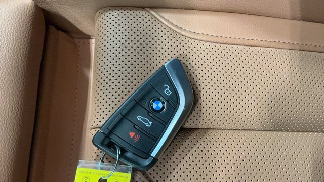 Used 2023 BMW 330i xDrive Sedan w/ Convenience Package AWD/4WD image 27