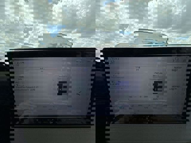 Used 2025 Ford Maverick Lariat image 16