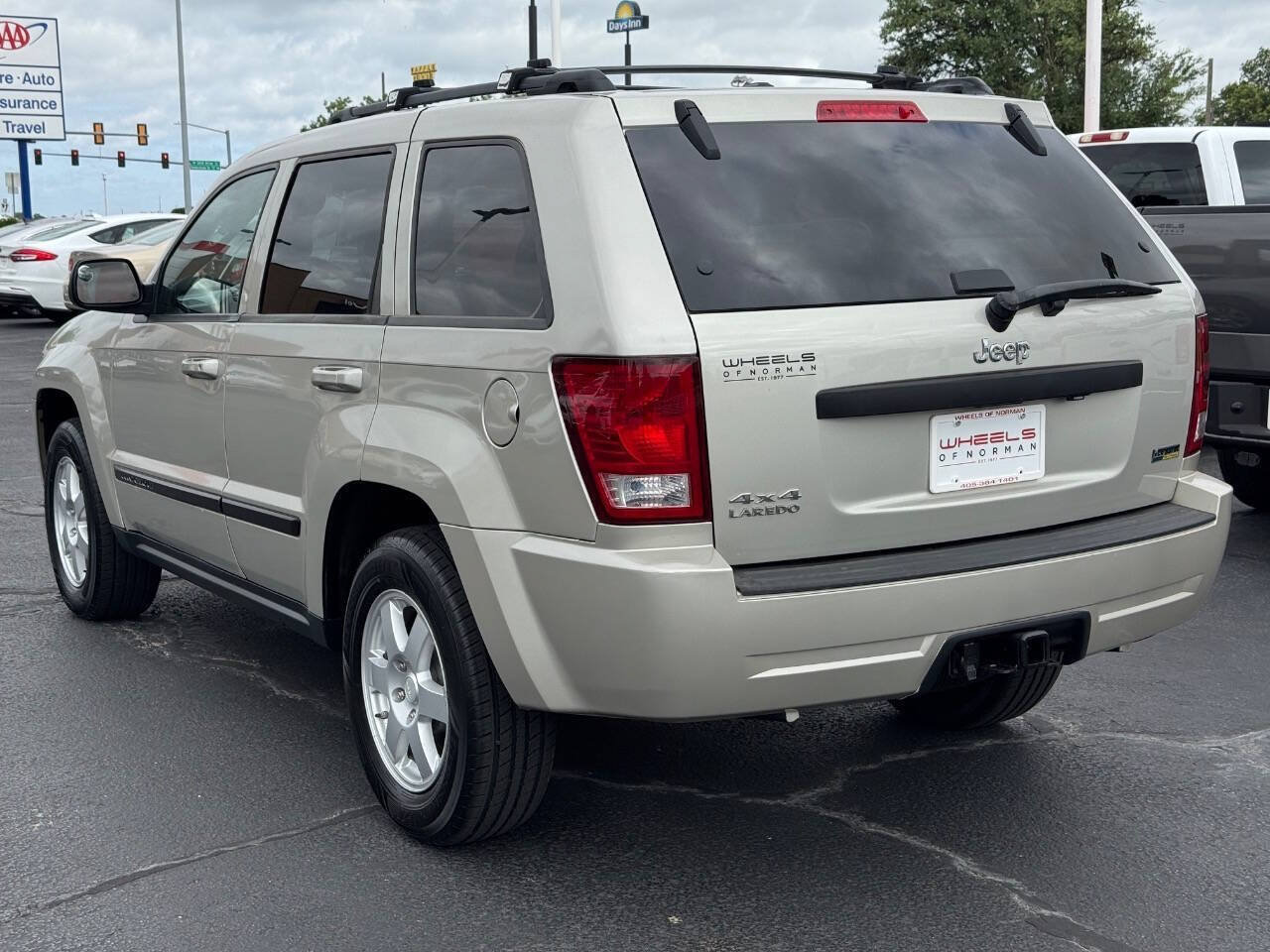 Used 2009 Jeep Grand Cherokee Laredo AWD/4WD image 7