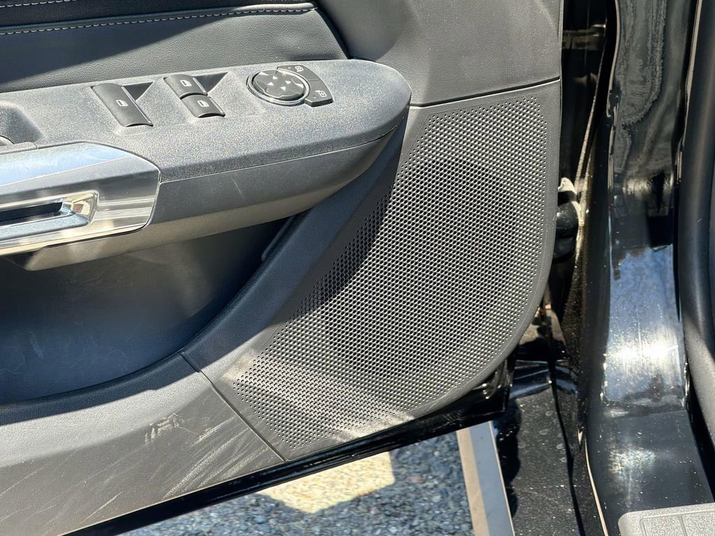 Used 2025 Ford Mustang Convertible RWD image 19