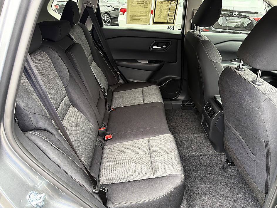 Certified 2026 Nissan Rogue SV FWD image 20