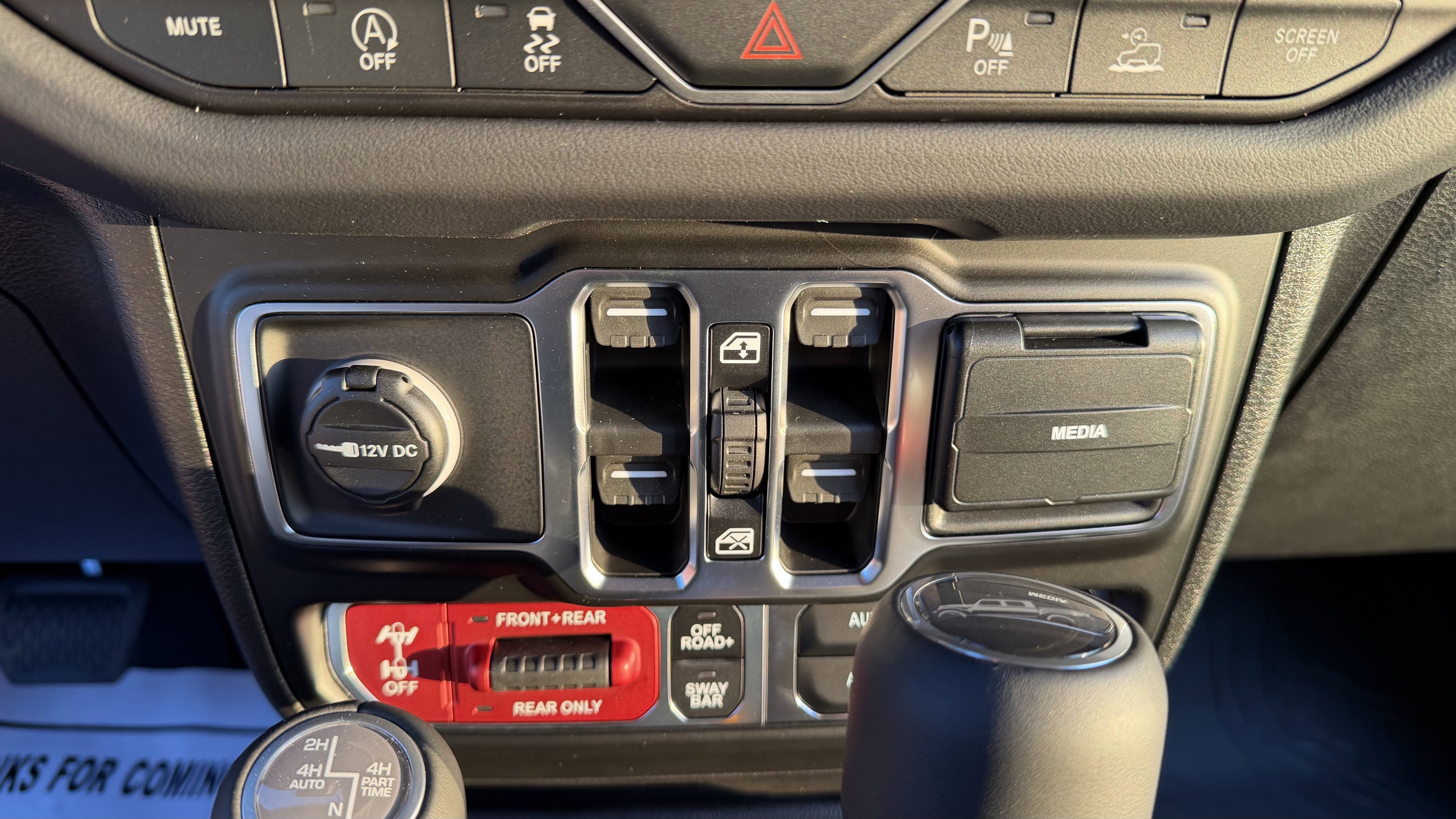 New 2026 Jeep Gladiator Rubicon AWD/4WD image 26
