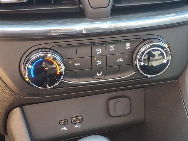 Used 2025 Buick Encore GX Preferred FWD image 10