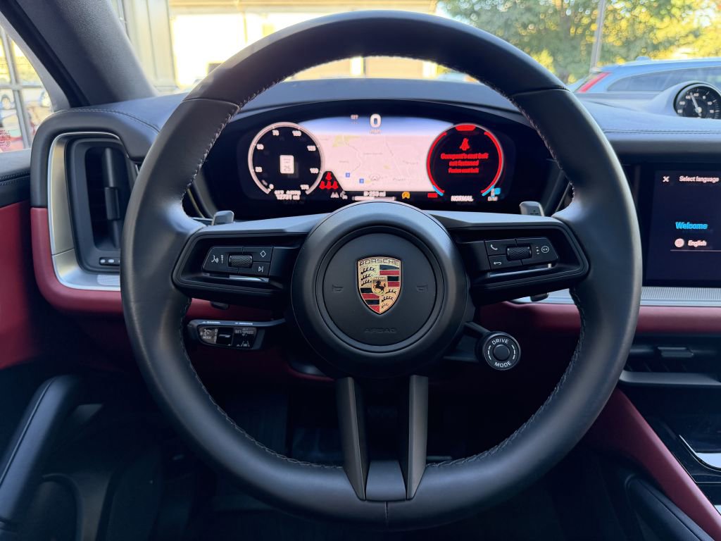 Used 2024 Porsche Cayenne Coupe image 33