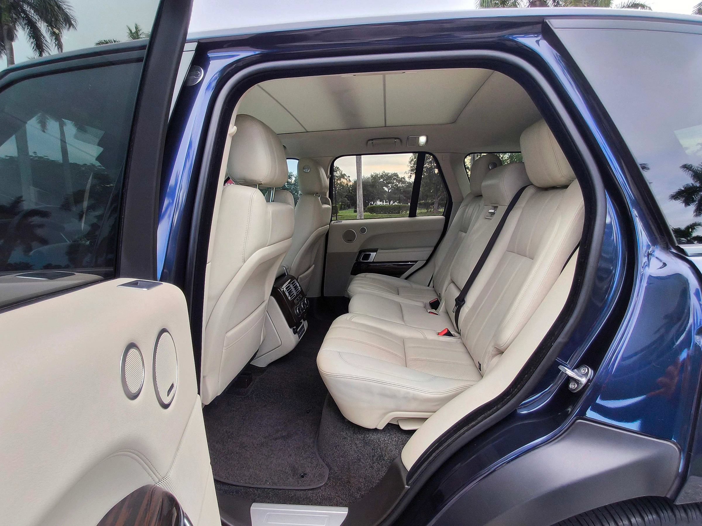 Used 2017 Land Rover Range Rover Supercharged AWD/4WD image 36