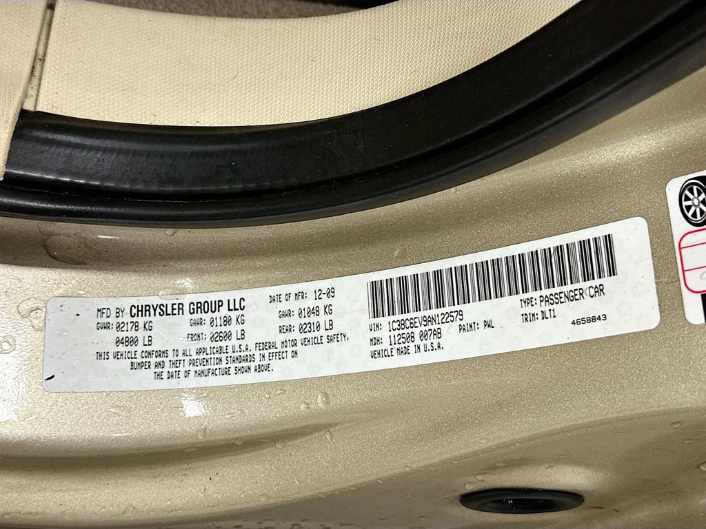 Used 2010 Chrysler Sebring Limited image 30