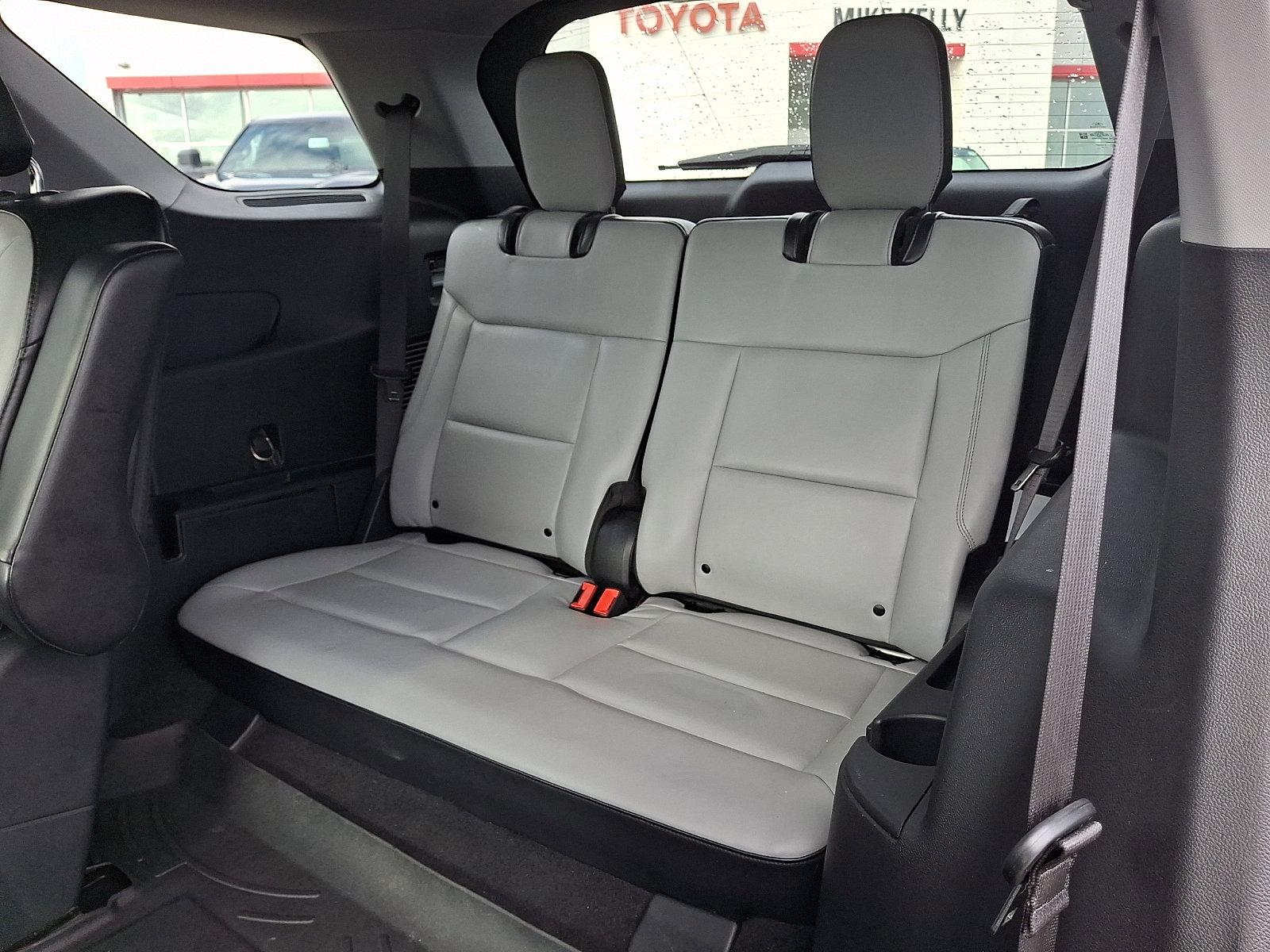 Used 2021 Ford Explorer XLT w/ Equipment Group 202A image 11