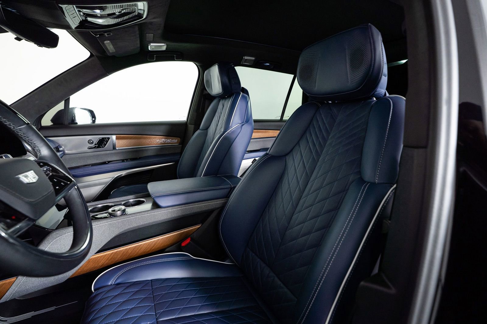 Used 2026 Cadillac Vistiq Premium Luxury w/ LPO, Floor Liner Package AWD/4WD image 20