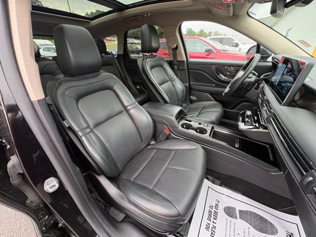 Used 2025 Lincoln Corsair Grand Touring w/ Equipment Group 301A AWD/4WD image 30