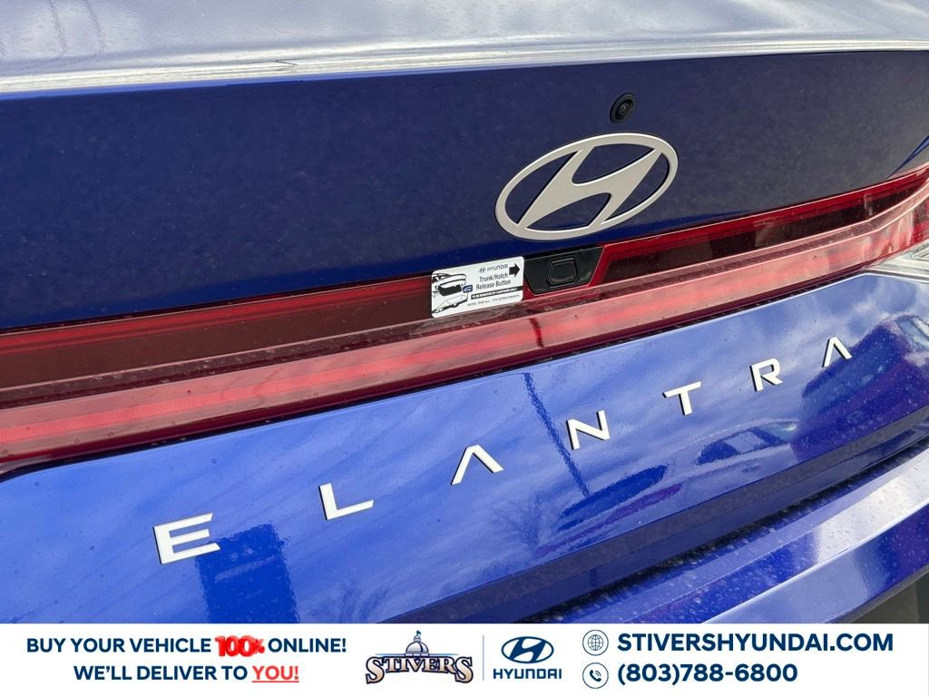 New 2026 Hyundai Elantra Limited image 17
