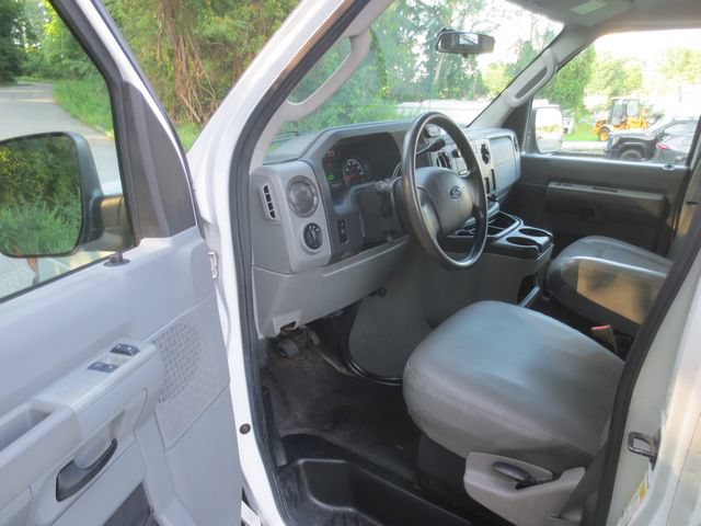 Used 2009 Ford E-250 and Econoline 250 Extended RWD image 6