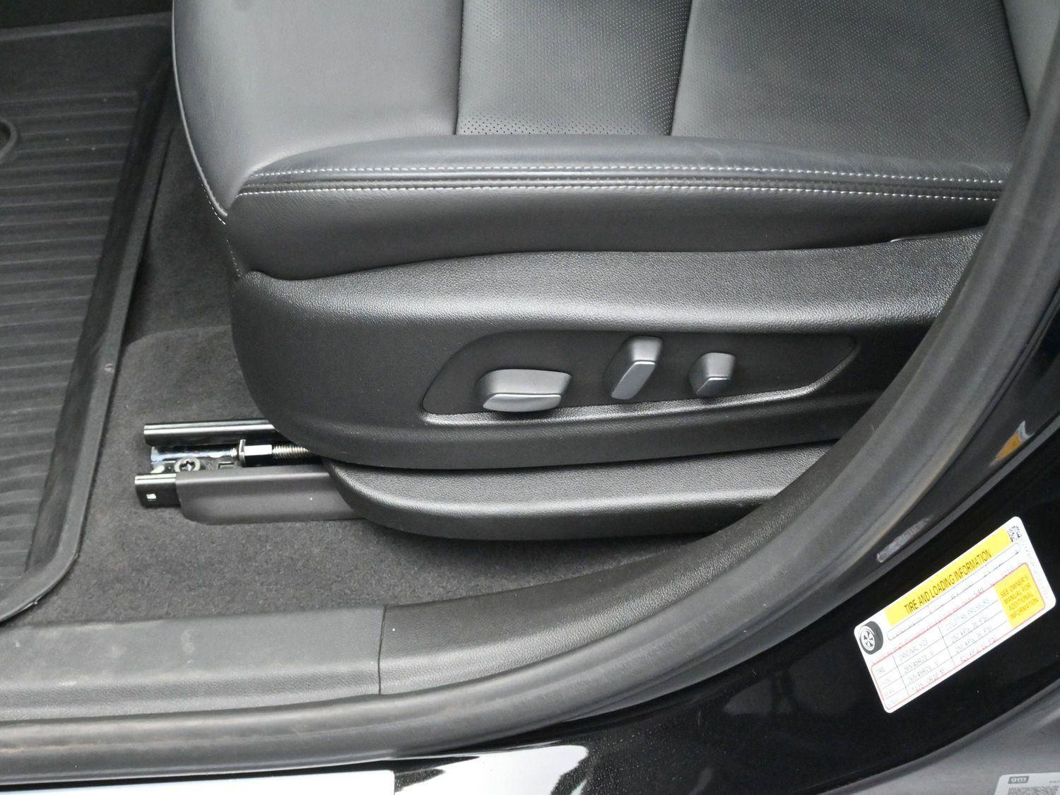 Certified 2025 Cadillac XT6 Sport w/ LPO, Floor Liner Package image 17