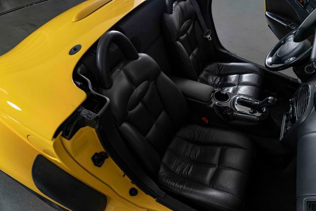 Used 2002 Chrysler Prowler image 24