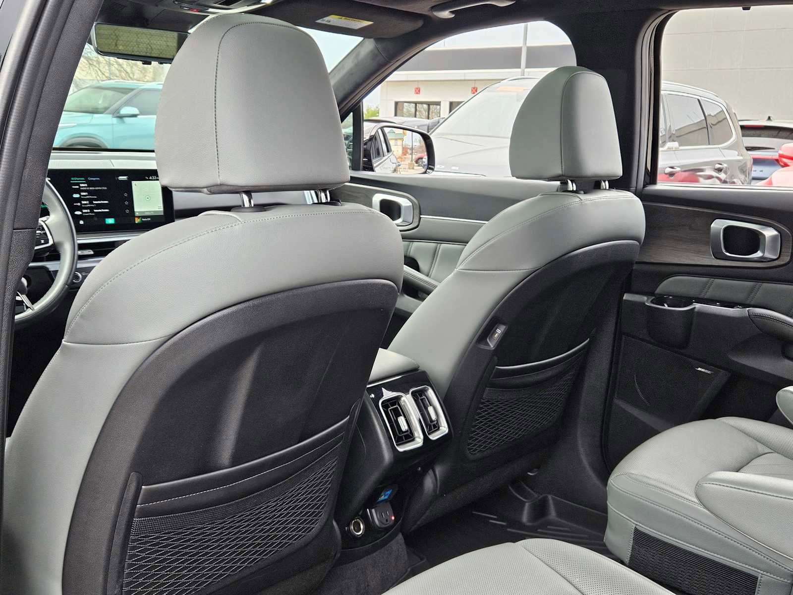 Certified 2025 Kia Sorento SX Prestige w/ Sage Leather Package image 19
