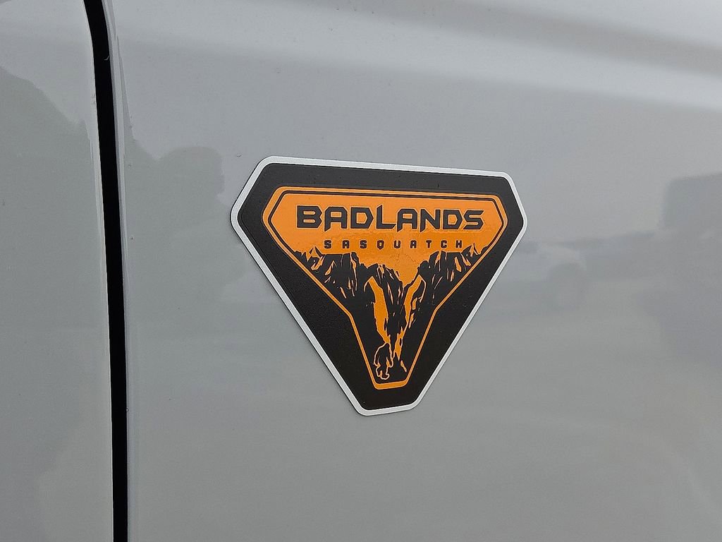 New 2026 Ford Bronco Badlands image 8