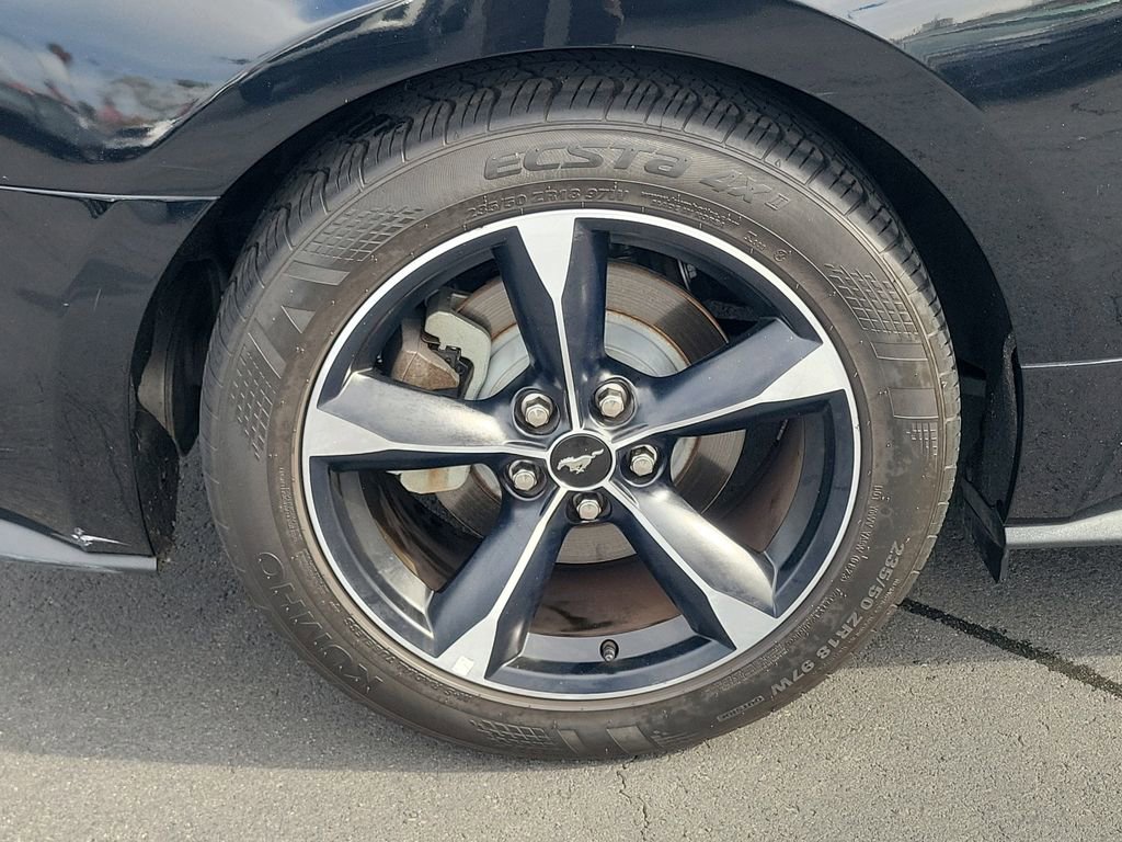 Used 2022 Ford Mustang Convertible image 6