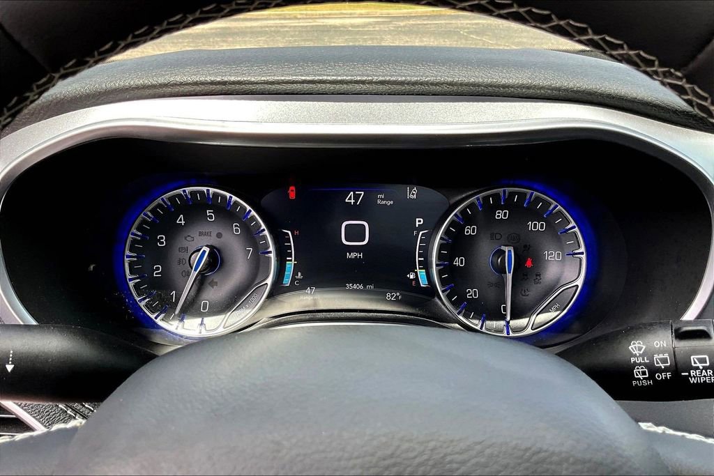 Used 2025 Chrysler Pacifica Limited image 15