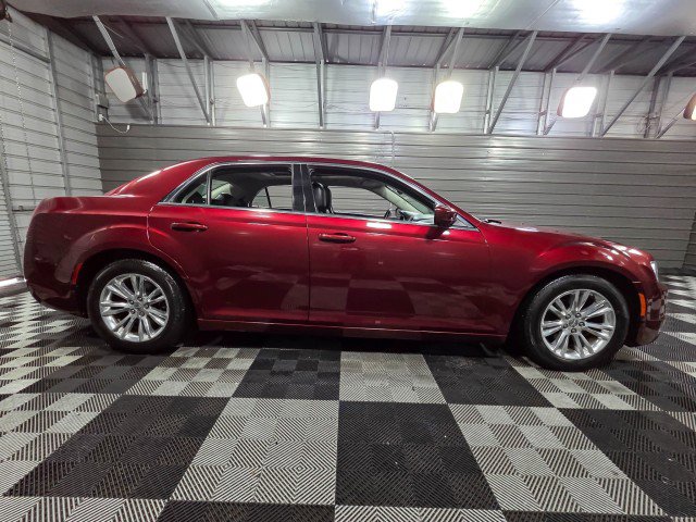 Used 2017 Chrysler 300 Limited w/ Value Package image 9
